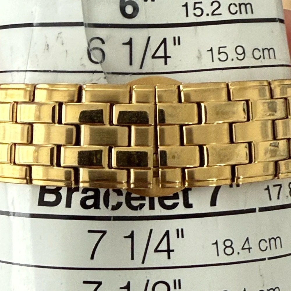 Tourneau Diamond Luxury Ladies Watch White Dial Gold-Tone Bracelet Diamonds